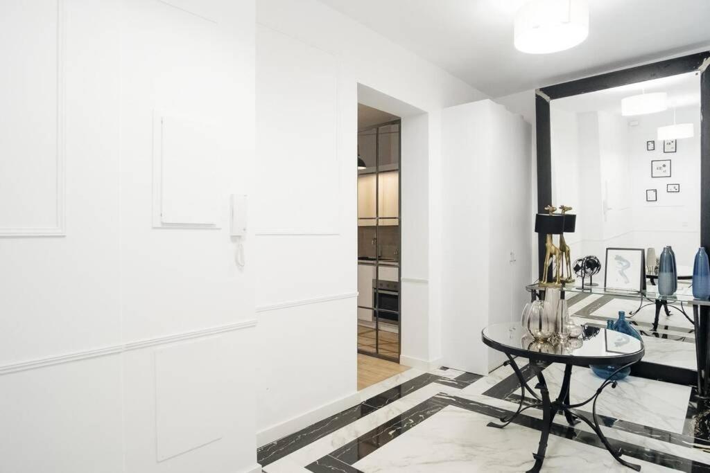 Apartamentos Plaza De Pedro Zerolo III Madrid Exterior photo
